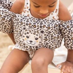 Swim Essentials - Puddle Jumper Zwemvest - Beige Panterprint - 2-6 Jaar - 15-30 Kg -Watersporten Winkel 1200x1200 304