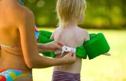 Sevylor Zwemvest - Puddle Jumper Deluxe - Watermeloen Design - 15 - 30 Kg -Watersporten Winkel 1200x777