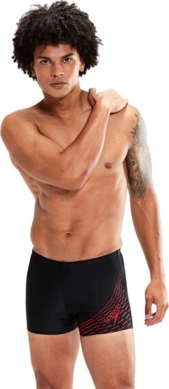 Speedo Medley Logo Aquashort Heren - Zwart / Rood - Maat 5 -Watersporten Winkel 524x1200 2